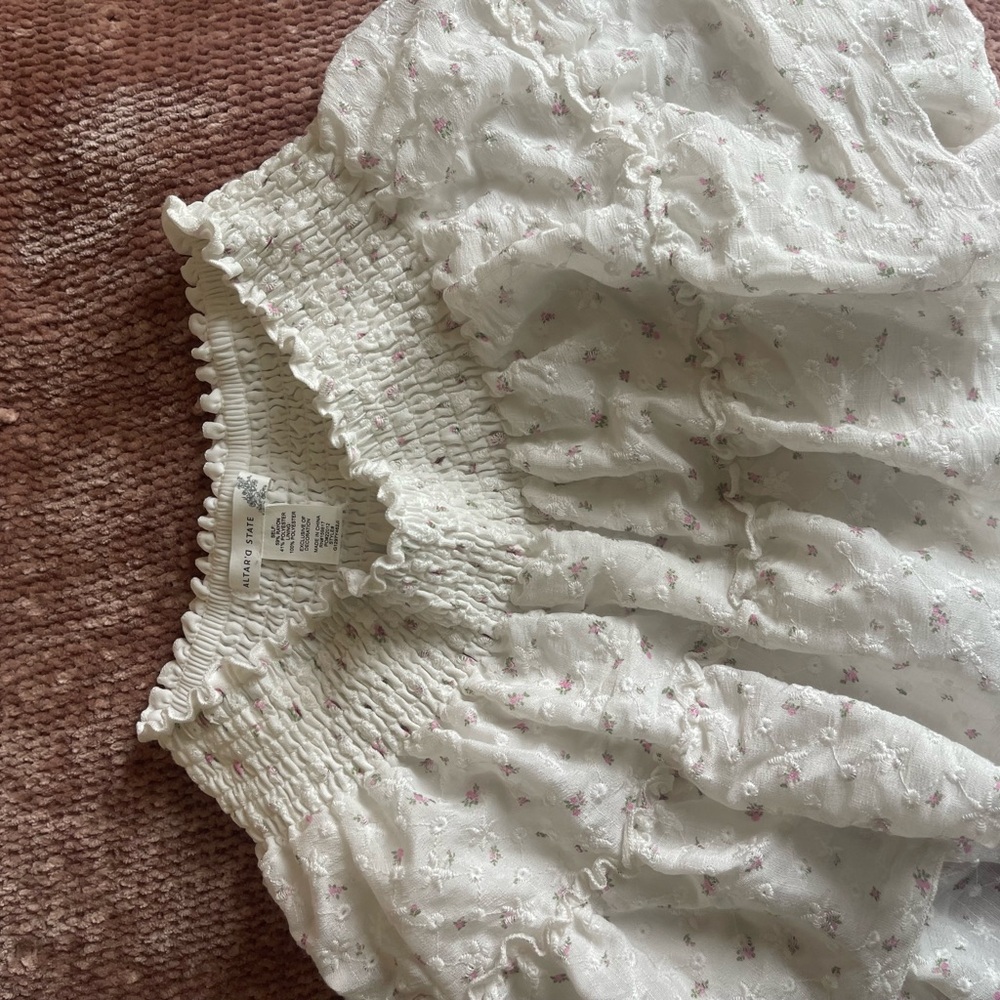 Chic White Floral Smocked Skirt